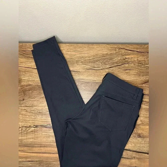 Lululemon ABC Pant *Skinny 34" Obsidian size 28 like new - Picture 4 of 4